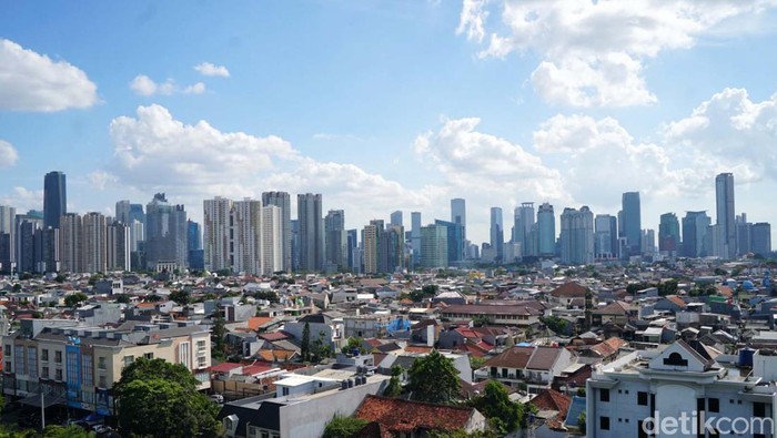 Punya rumah di Jakarta kini bebas pajak setelah Pemprov DKI Jakarta membebaskan PBB-P2. Namun bebas pajak ini berlaku untuk rumah dengan NJPO di bawah Rp 2 Miliar.