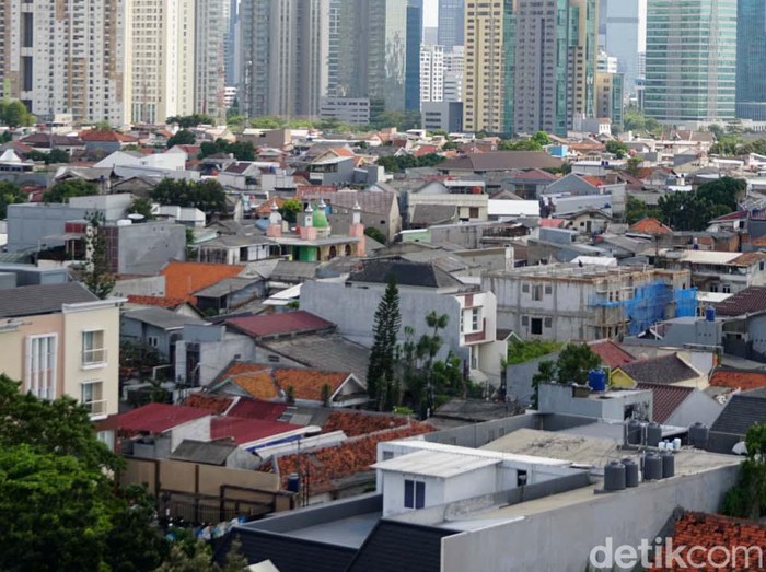 Punya rumah di Jakarta kini bebas pajak setelah Pemprov DKI Jakarta membebaskan PBB-P2. Namun bebas pajak ini berlaku untuk rumah dengan NJPO di bawah Rp 2 Miliar.
