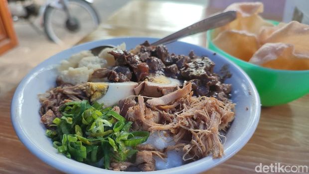 Bubur Ayam Purnamasari, sarapan hits di Ciamis.