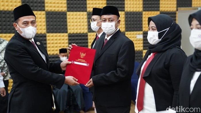 Dedy Irsan saat dilantik menjadi Kepala Ombudsman RI Perwakilan Jakarta Raya.