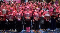 Rupanya emak-emak itu mendeklarasikan diri dan memberikan dukungan kepada Ketua Dewan Perwakilan Daerah Republik Indonesia (DPD-RI), LaNyalla Mahmud Mattalitti, untuk maju jadi Capres 2024.