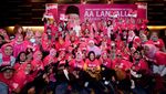 Emak-emak Berbaju Pink Kumpul di Palembang, Ngapain?