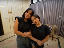 8 Kebersamaan Fuji dan Jeje TikTok, Disebut Kembar Versi Hidung Mancung