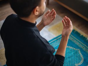 5 Amalan Sebelum Sholat Jumat, Laki-laki Muslim Wajib Tahu!