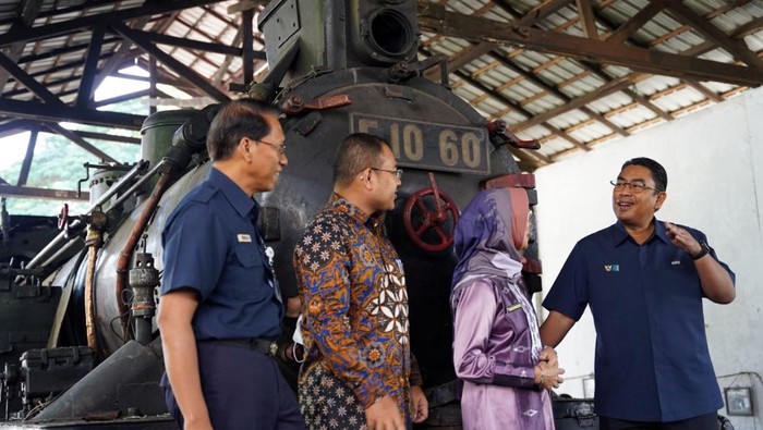 KAI, Bio Farma, Pupuk Indonesia, dan Semen Indonesia mulai melakukan perbaikan jalur KA Sawahlunto-Muaro Kalaban. Hal itu untuk mendukung pengoperasian lagi jalur tersebut.