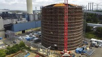 Jerman sendiri tengah terancam krisis energi akibat penyetopan pasokan gas dari Rusia karena menjadi pihak yang getol memberi sanksi terhadap Pemerintahan Putin menyusul invasi ke Ukraina. Penghematan energi hingga penggunaan kembali batu bara pun dilakukan.