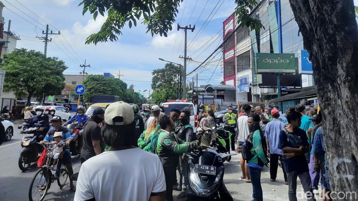 kecelakaan di kapas krampung surabaya