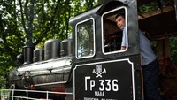 Lokomotifnya merupakan jenis GR-336 yang dibuat Jerman pada tahun 1951.
