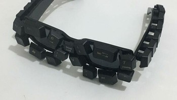 Dijadikan frame kacamata. Foto: skatesuckers via Bored Panda