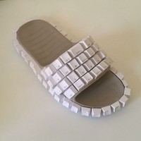 Seniman Alfaz Syam membuat berbagai benda dengan aksesoris keyboard. Keyboard disulap menjadi beragam benda menarik ini.