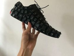10 Karya Seni Keren yang Dibuat dari Keyboard