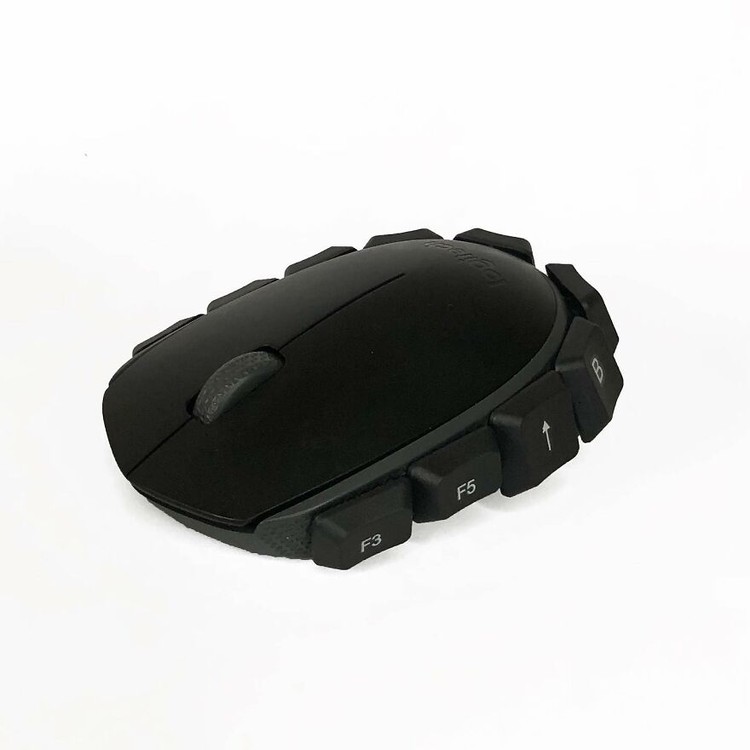 Keyboard Bored Panda Seniman Alfaz Syam membuat berbagai benda dengan aksesoris keyboard. Keyboard disulap menjadi beragam benda menarik ini.