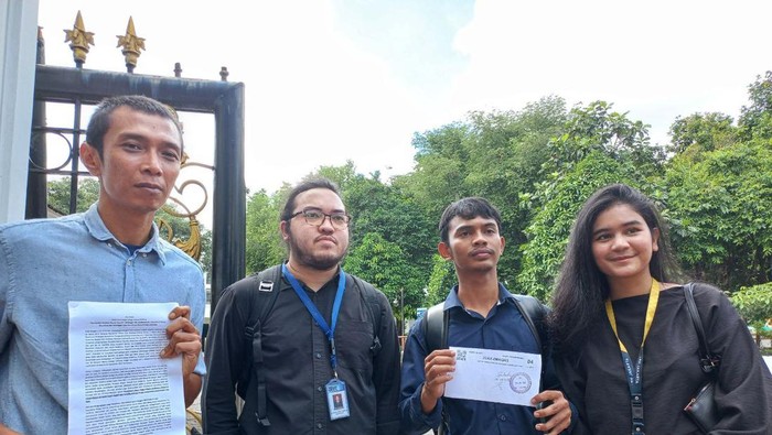 Koalisi Perjuangan Warga Jakarta (KOPAJA) menuntut pemerintah untuk segera menerbitkan Pasal 201 UU Nomor 10 Tahun 2016 terkait penunjukan penjabat (pj) kepala daerah.