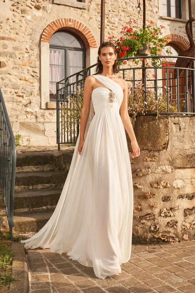 Inilah koleksi busana terbaru Zuhair Murad Resort 2023. Foto: dok. Zuhair Murad.