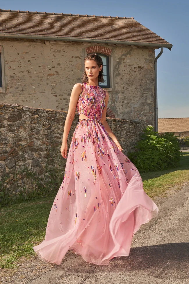 Inilah koleksi busana terbaru Zuhair Murad Resort 2023. Foto: dok. Zuhair Murad.