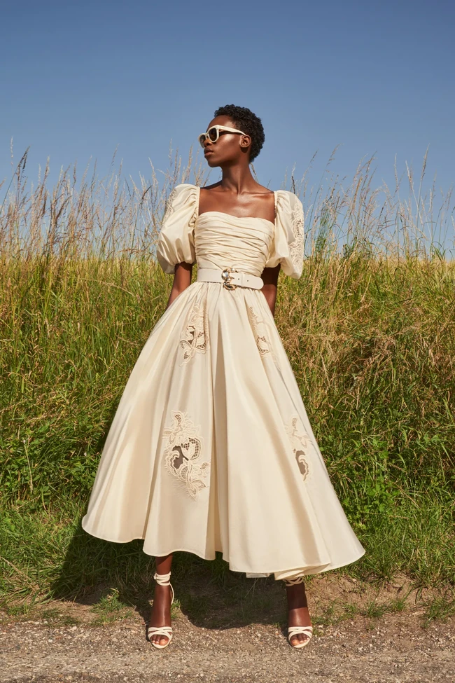 Inilah koleksi busana terbaru Zuhair Murad Resort 2023.  Foto: dok. Zuhair Murad.