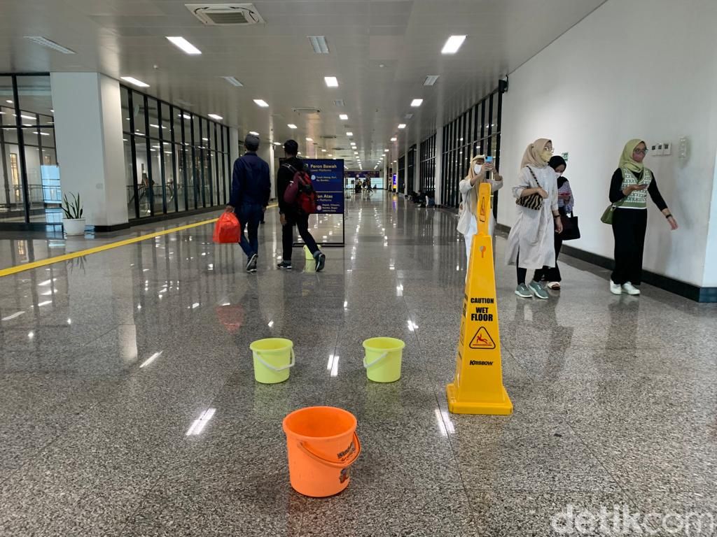 Kondisi Stasiun Manggarai, Jaksel. Eskalator sudah hidup. 4 Juli 2022. (Mulia Budi/detikcom)