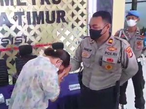 Cium Tangan Korban, Mahasiswi Viral Gigit Polisi di Jaktim Minta Maaf
