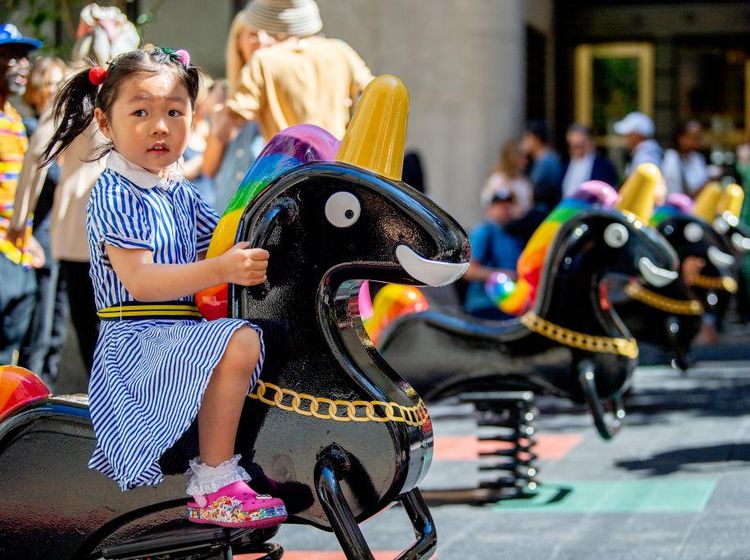 Main Kuda-kudaan di Pusat Kota New York