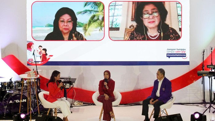 Diskusi yang membahas kesehatan gigi digelar di Jakarta. Diskusi itu menghadirkan Mantan Menteri Kesehatan Nafsiah Mboi.