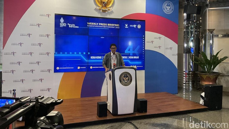 Menparekraf Sandiaga Uno Menparekraf Sandiaga Uno