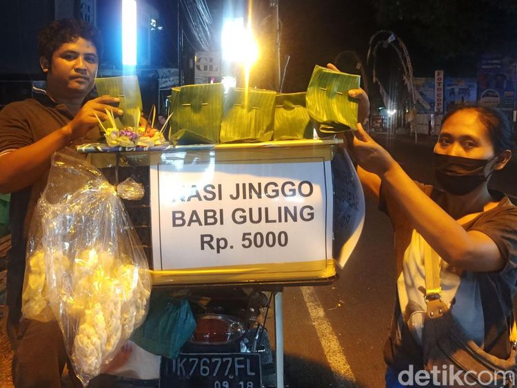 Murah Banget, Nasi Jinggo Babi Guling Ini Cuma Rp 5 Ribu