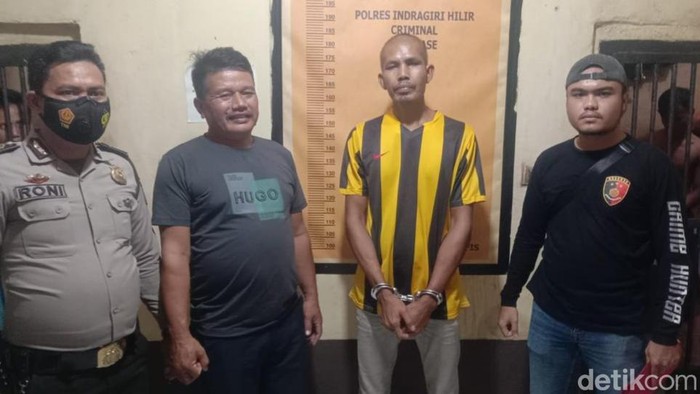 Pelaku dijemput dari RS Jiwa Tampan.