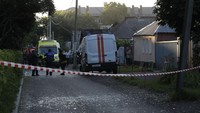 Moskow selalu menuduh Kiev mendalangi serangan-serangan itu. Namun Ukraina tidak pernah mengklaim bertanggung jawab atas serangan-serangan di wilayah Rusia itu, meskipun pejabat-pejabat Kiev sempat menyebut insiden di depot senjata dan fasilitas Rusia lainnya merupakan karma atas invasi ke wilayahnya. Anadolu Agency via Getty Images