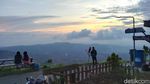 Potret Sunset di Terasering Panyaweuyan, Sudah Pernah ke Sana?