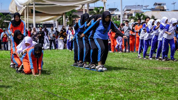 Permainan tradisional di HUT Kota Medan