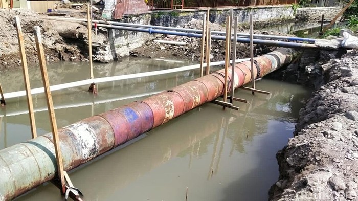 Proyek pembangunan jembatan Jalan Lingkar Delanggu, Senin (4/7/2022).