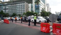 Kendaraan nantinya memutar di Bundaran Patung Kuda atau di depan Gedung Kementerian Perhubungan, Jl Medan Merdeka Barat, Jakpus. Kemudian, kendaraan melintas kembali di Jl M.H Thamrin untuk menuju ke Jl Imam Bonjol.