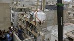 Sapi Kurban Bergelantungan di Karachi, Ada Apa?