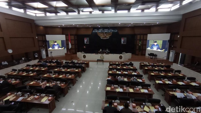 Sidang paripurna di DPRD Jabar.