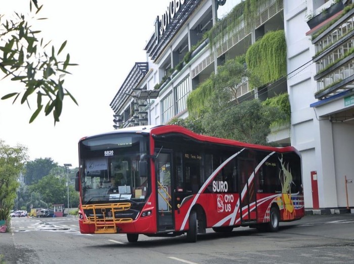 Suroboyo Bus merupakan transportasi umum milik Pemerintah Kota Surabaya. Suroboyo Bus beroperasi mulai 7 April 2018.