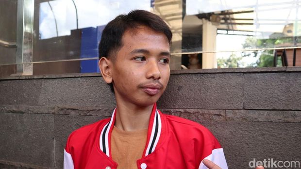 Tendi Rustandi, pelaku pelecehan istri pelatih Persib Robert Alberts.