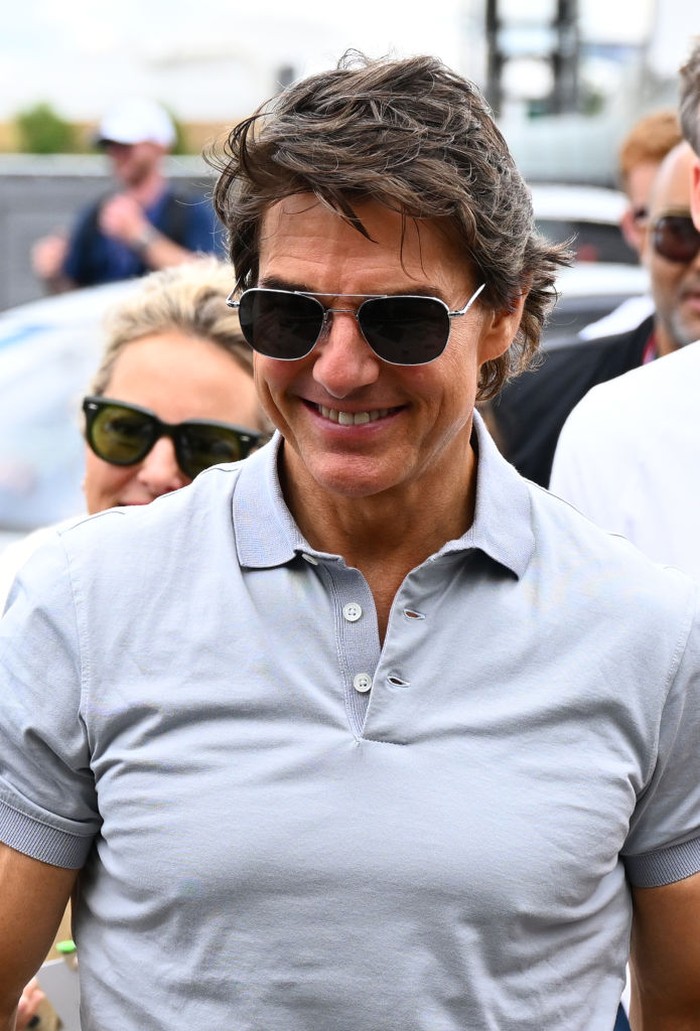 Tom Cruise yang Tetap Awet Muda di Usia 60 Tahun NORTHAMPTON, ENGLAND - JULY 03: Tom Cruise walks in the Paddock prior to the F1 Grand Prix of Great Britain at Silverstone on July 03, 2022 in Northampton, England. (Photo by Clive Mason/Getty Images)