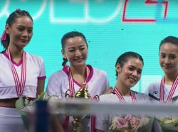 8 Gaya Raisa-Anya Geraldine Vs Hesti-Erika Carlina di Pertandingan Tepok Bulu