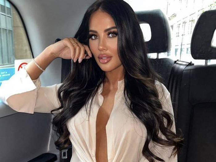 Bintang Towie, Yazmin Oukhellou.