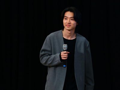 Deretan Bintang Serial Netflix Ini Bikin Bucin! Kamu Suka yang Mana?