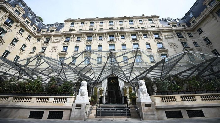 This picture taken on April 20, 2020, shows the entrance of the closed luxury hotel 