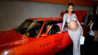 Dengan kekayaannya saat ini, Rihanna seolah tak bisa dihentikan siapapun. (Foto: Getty Images for Fenty Beauty by/Kevin Mazur)