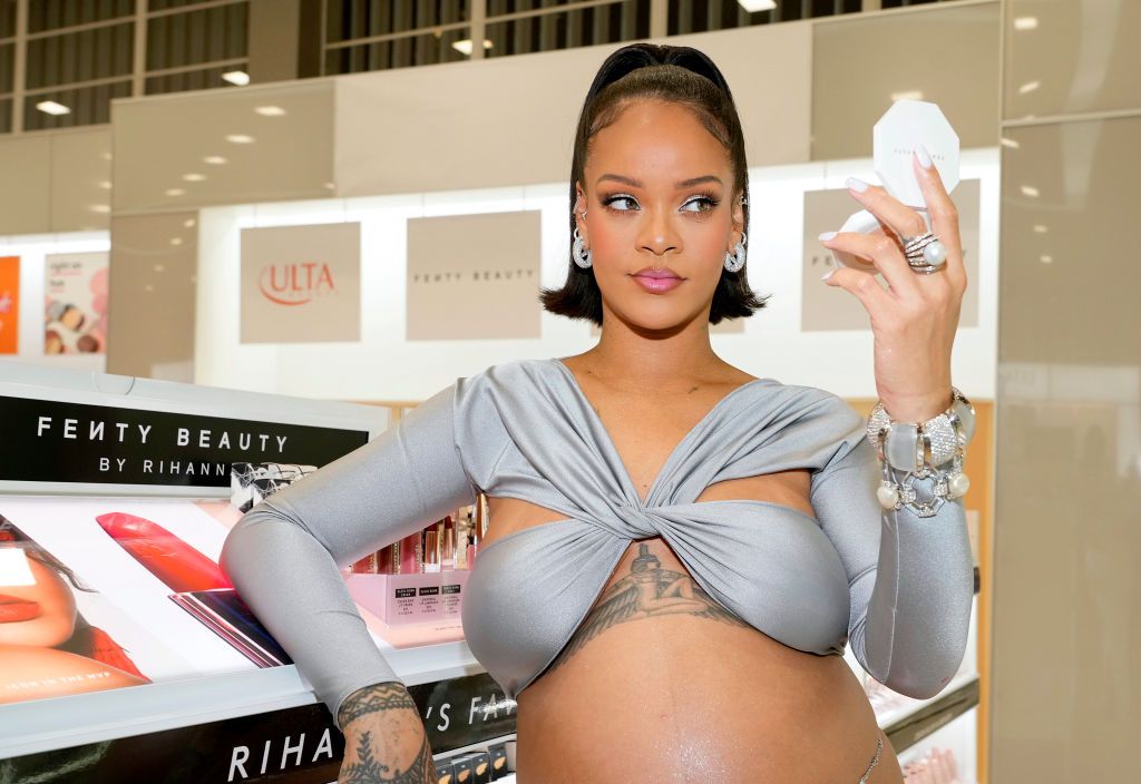 LOS ANGELES, CALIFORNIA - MARCH 12: Rihanna celebrates the launch of Fenty Beauty at ULTA Beauty on March 12, 2022 in Los Angeles, California. (Photo by Kevin Mazur/Getty Images for Fenty Beauty by Rihanna)