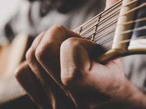Chord Tresno Waranggono Lagu Ciptaan Nurbayan dan Artinya