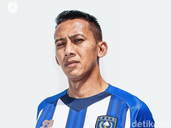Asep Budi Obing resmi berseragam PSPS Pekanbaru