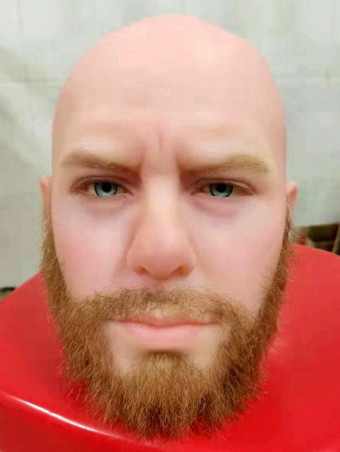 Boneka seks mirip bintang porno Thor Johnson