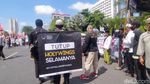 Demo Desak Holywings Ditutup Selamanya