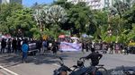 Demo Desak Holywings Ditutup Selamanya