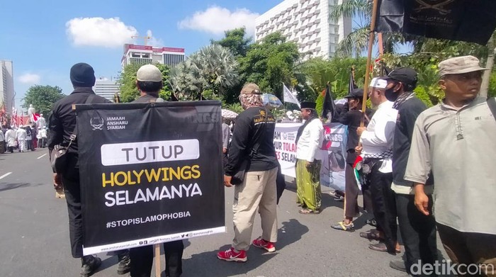 demo holywings