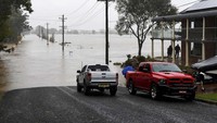Pejabat senior pada Dinas Urusan Darurat Negara Bagian New South Wales, Ashley Sullivan mengatakan, ketinggian air di beberapa area mungkin melebihi level yang dicapai dalam bencana banjir mematikan yang dialami pantai timur Australia dalam dua tahun terakhir. AP Photo/Mark Baker.